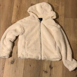 Cropped fluffy jacket